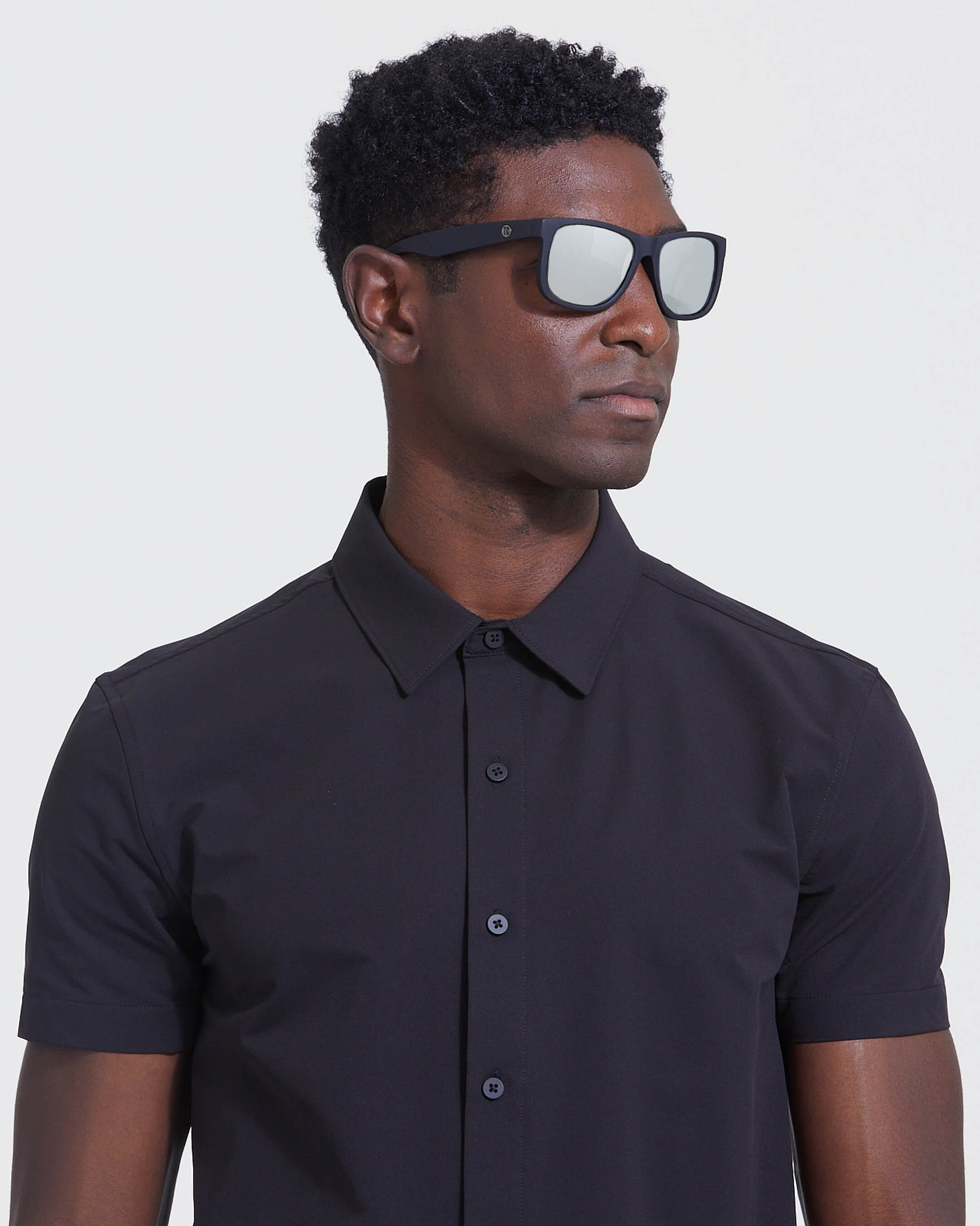 Black Mirror Classic Polarized Sunglasses – True Classic display picture 3