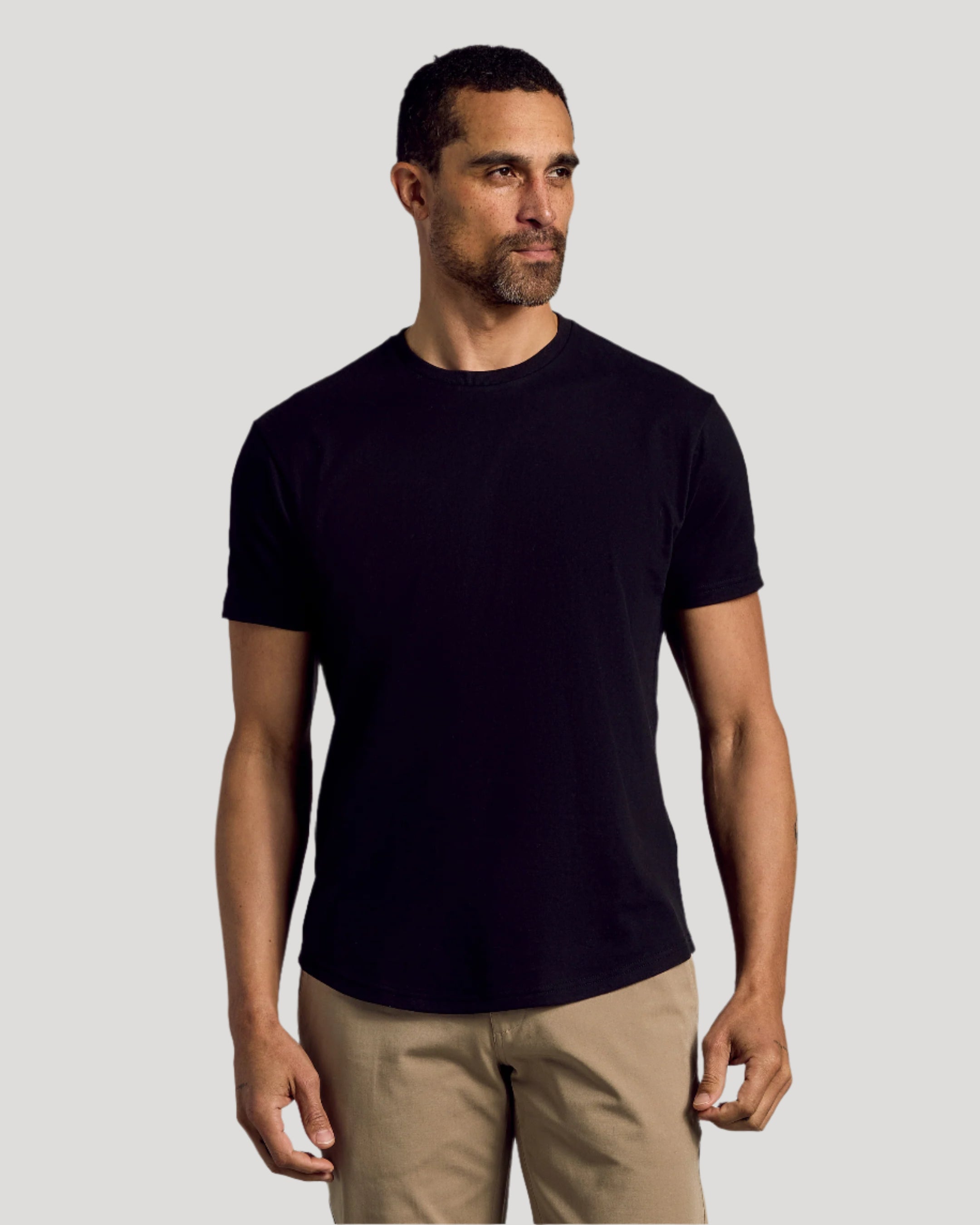 Black & White Curved Hem Classic Crew Neck 2-Pack on male model.