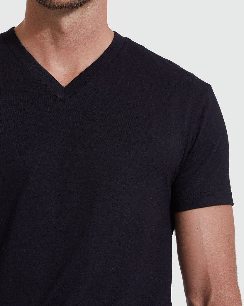 Black V-neck long sleeve tee … M