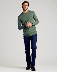True ClassicMan wearing Black & Moss Crew Neck Sweater 2-Pack with jeans and boots.
