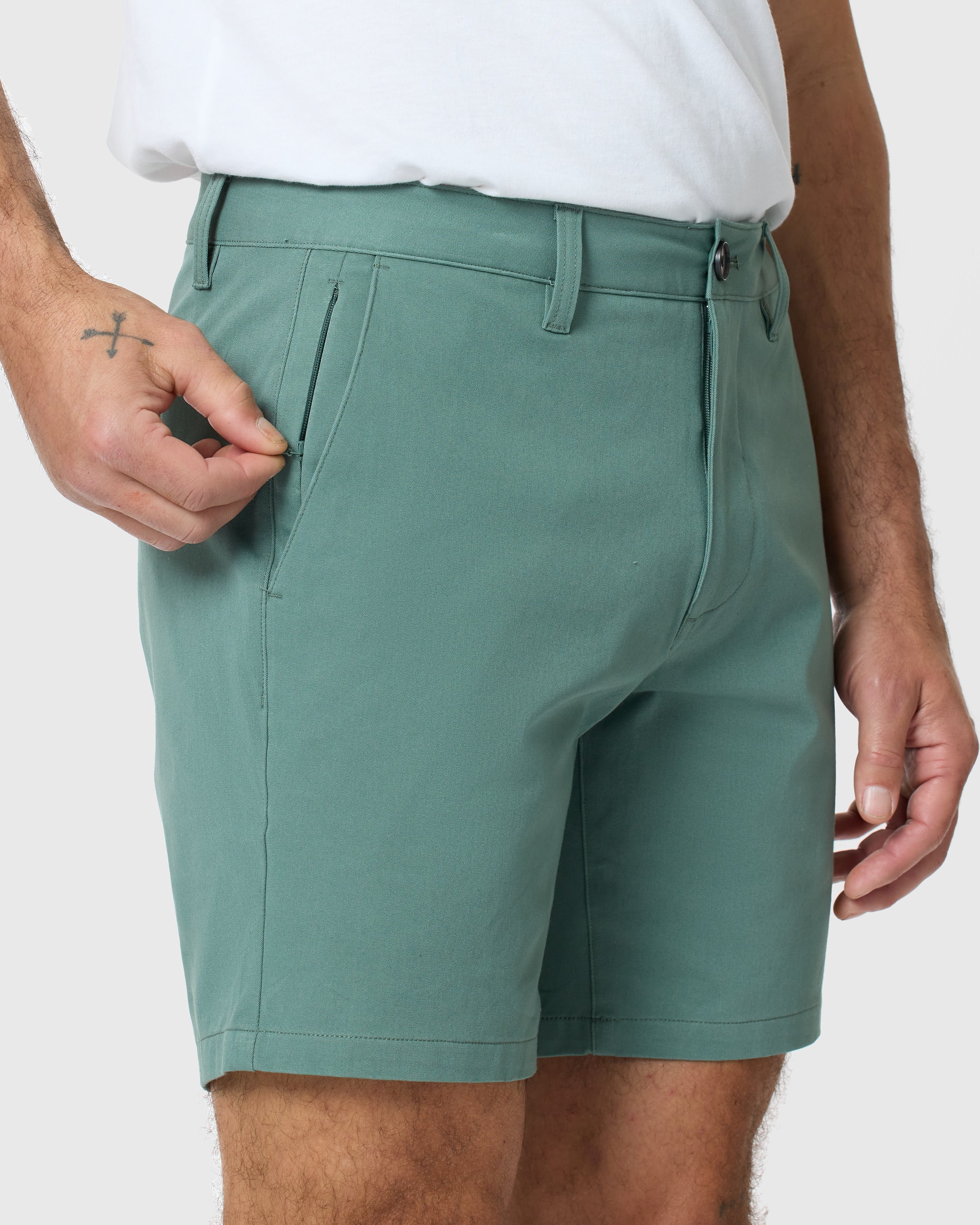 7" Moss Classic Twill Shorts