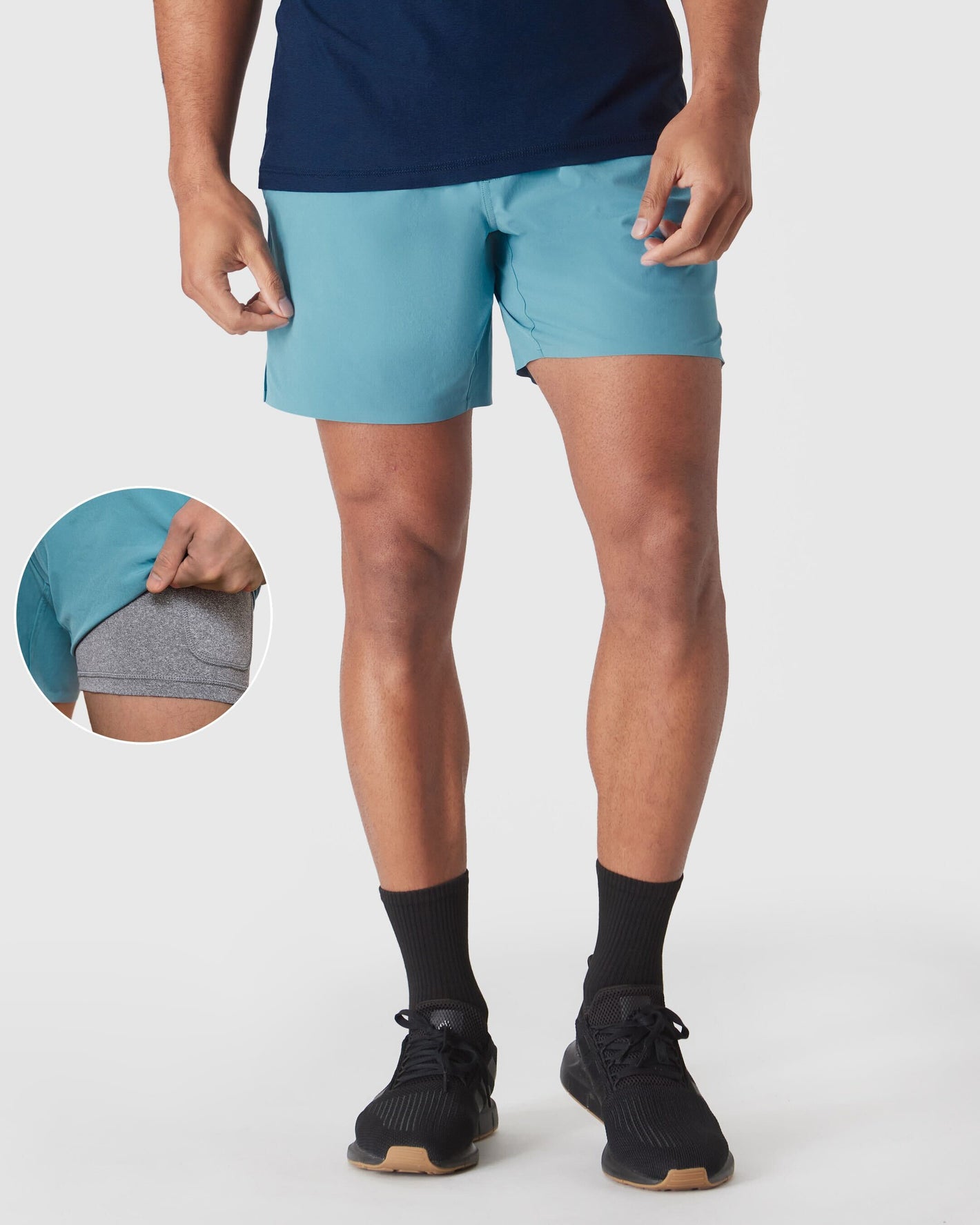 7 Carbon & Voyager 2-in-1 Training Shorts, featuring a grey liner pocket.