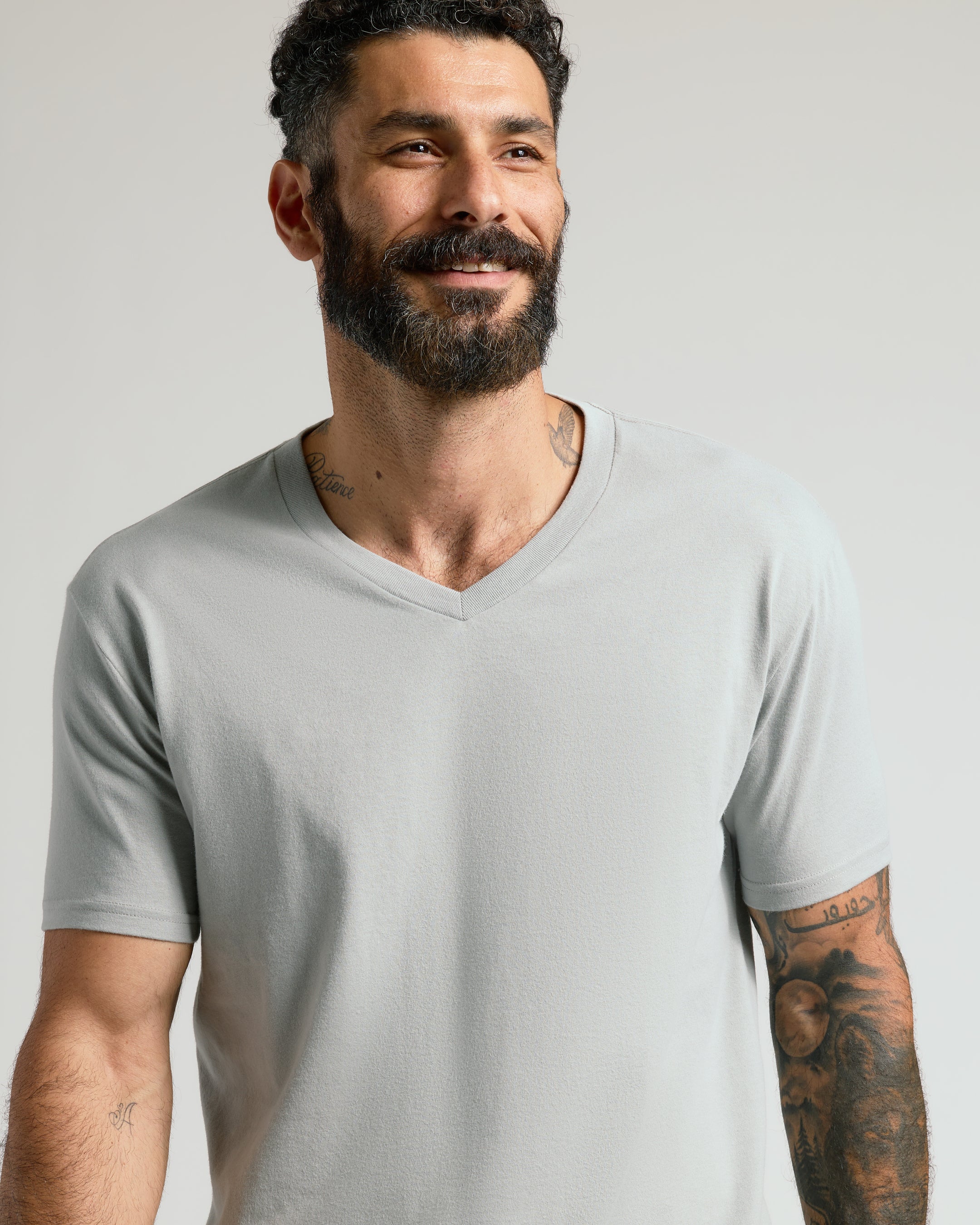 TCT_4100_Short-Sleeve-Classic-V-Neck_STEEL_Medium_Ecomm_2025_APR_6.jpg ...