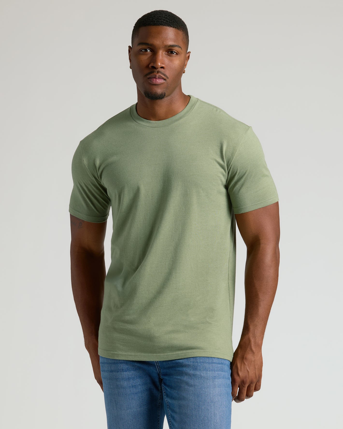 Man in Dark Heather Bay Green Tall Straight Hem Crew Neck T-Shirt.