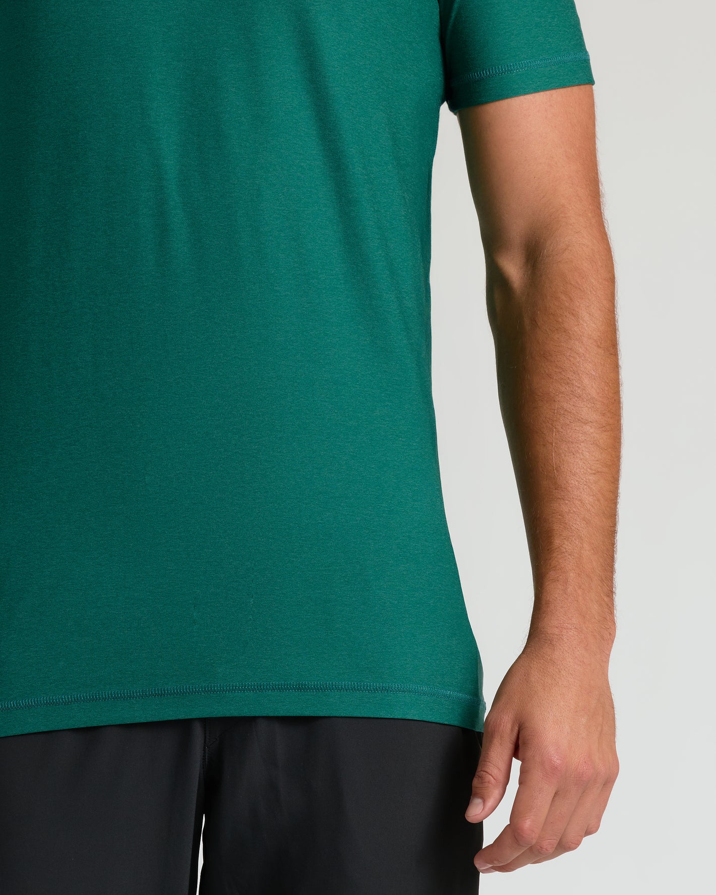 Clover Tall Active Crew Neck 2.0, green T-shirt, stretchy, moisture-wicking.