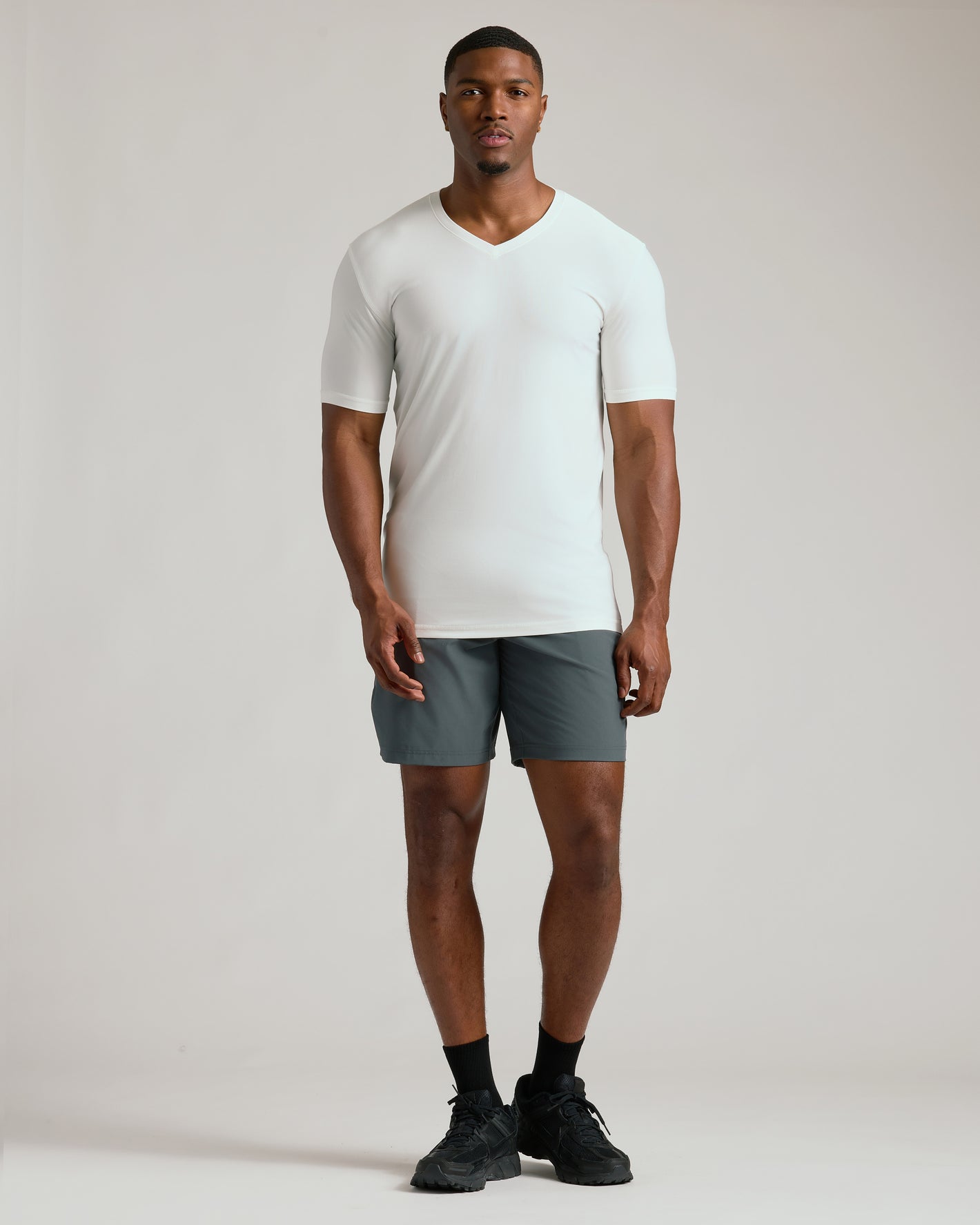 Moon Tall Active V-Neck | Moon Tall Active V-Neck | True Classic