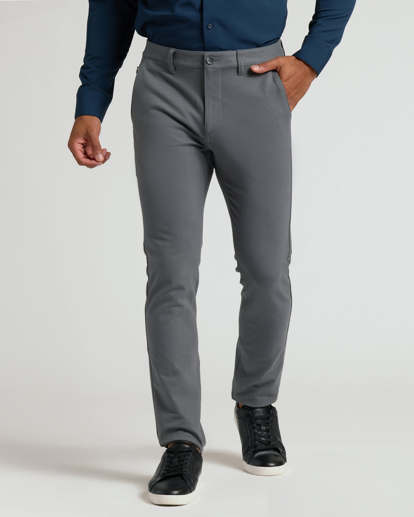 Carbon Slim Chino Pants 2.0 with sleek fit and versatile style.