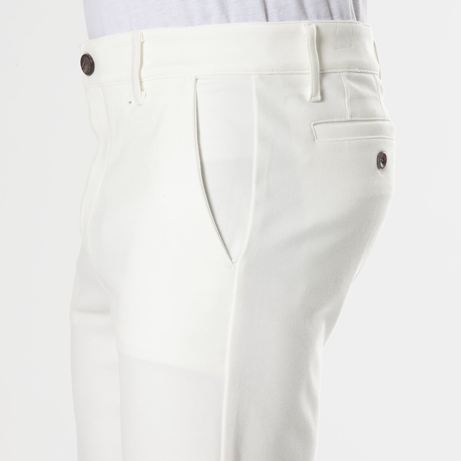 9.5" Ivory Comfort Chino Shorts