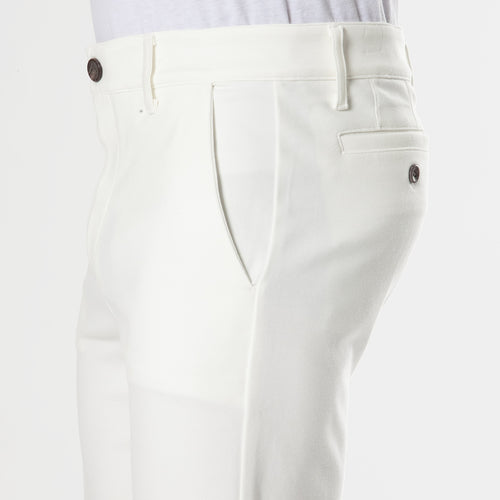 9" Ivory Comfort Chino Shorts