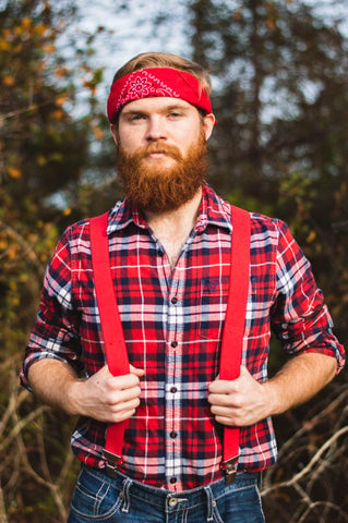 bearded man dress as a lumberjack